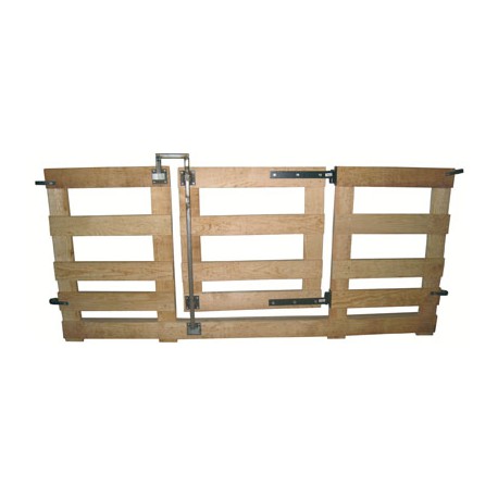 Wooden gate + door